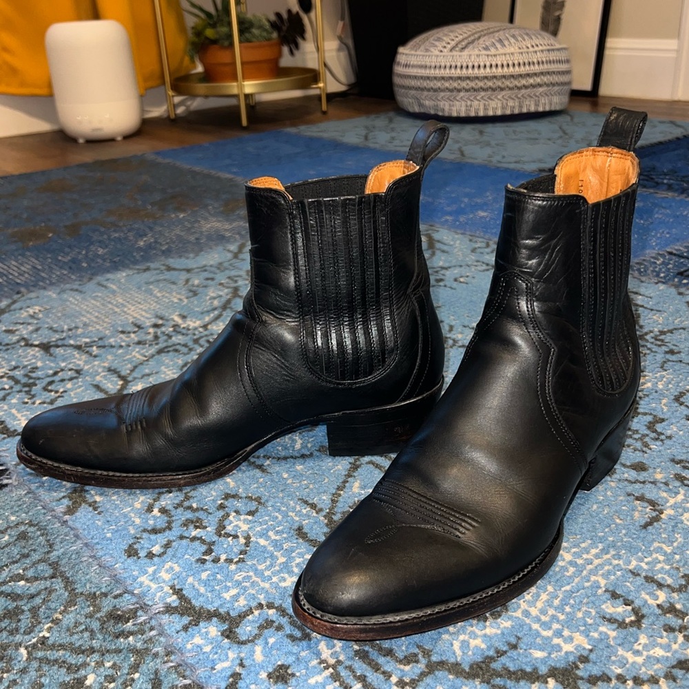 Frye Mens Grady Chelsea Boot. Black/8